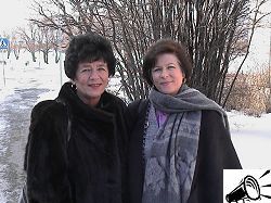 Eeva ja Leena vuonna 2004